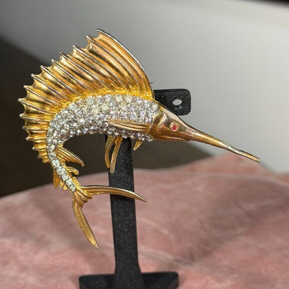 Vintage 1940s Enameled Swordfish Rhinestone Brooch – Gold Tone - Picture 2 of 8